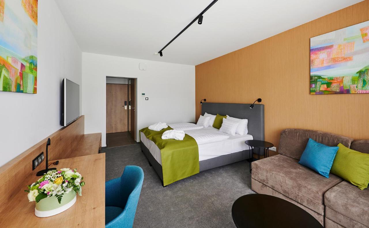 Hotel Otp Balatonszárszó Exteriér fotografie