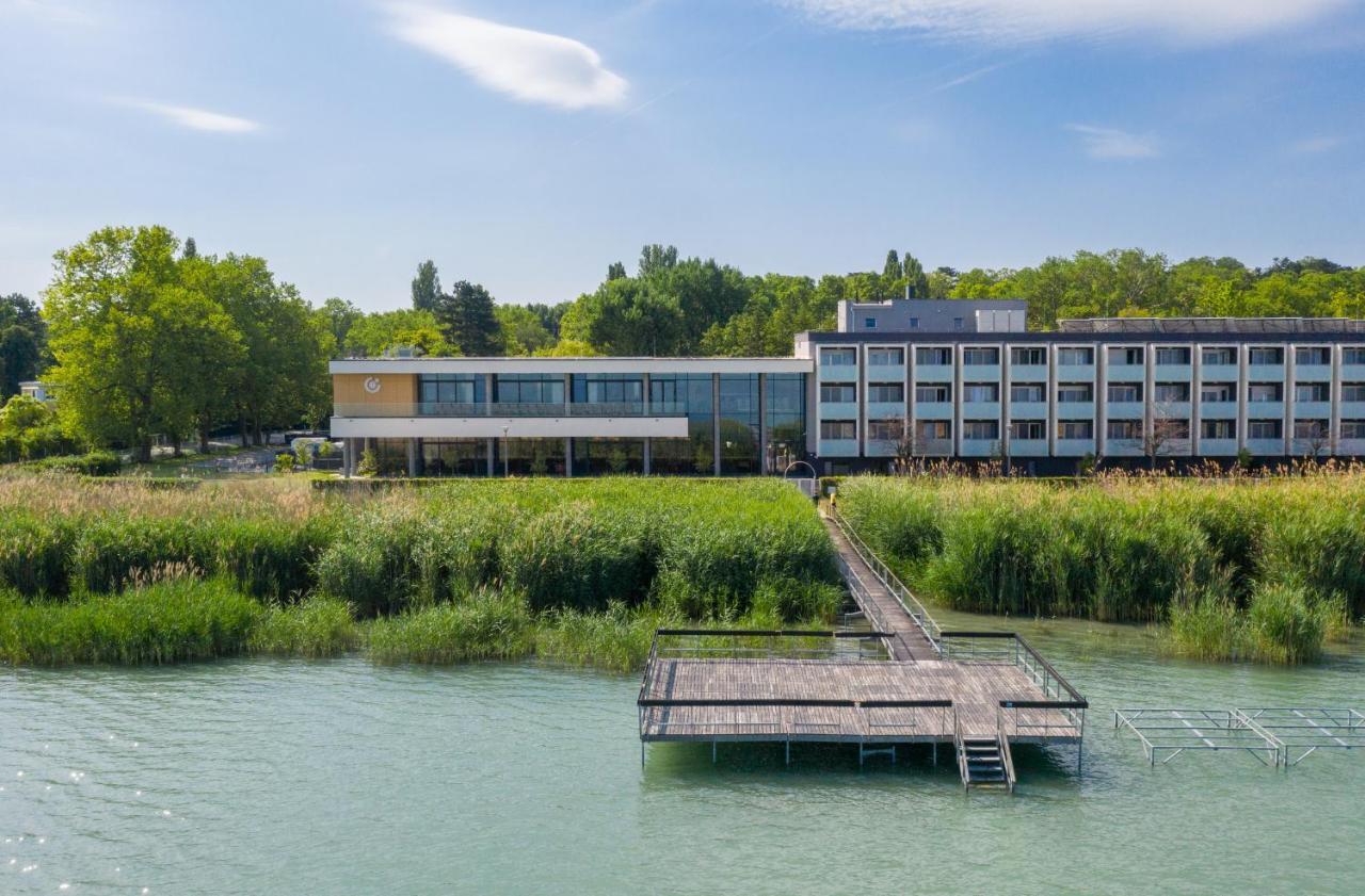 Hotel Otp Balatonszárszó Exteriér fotografie