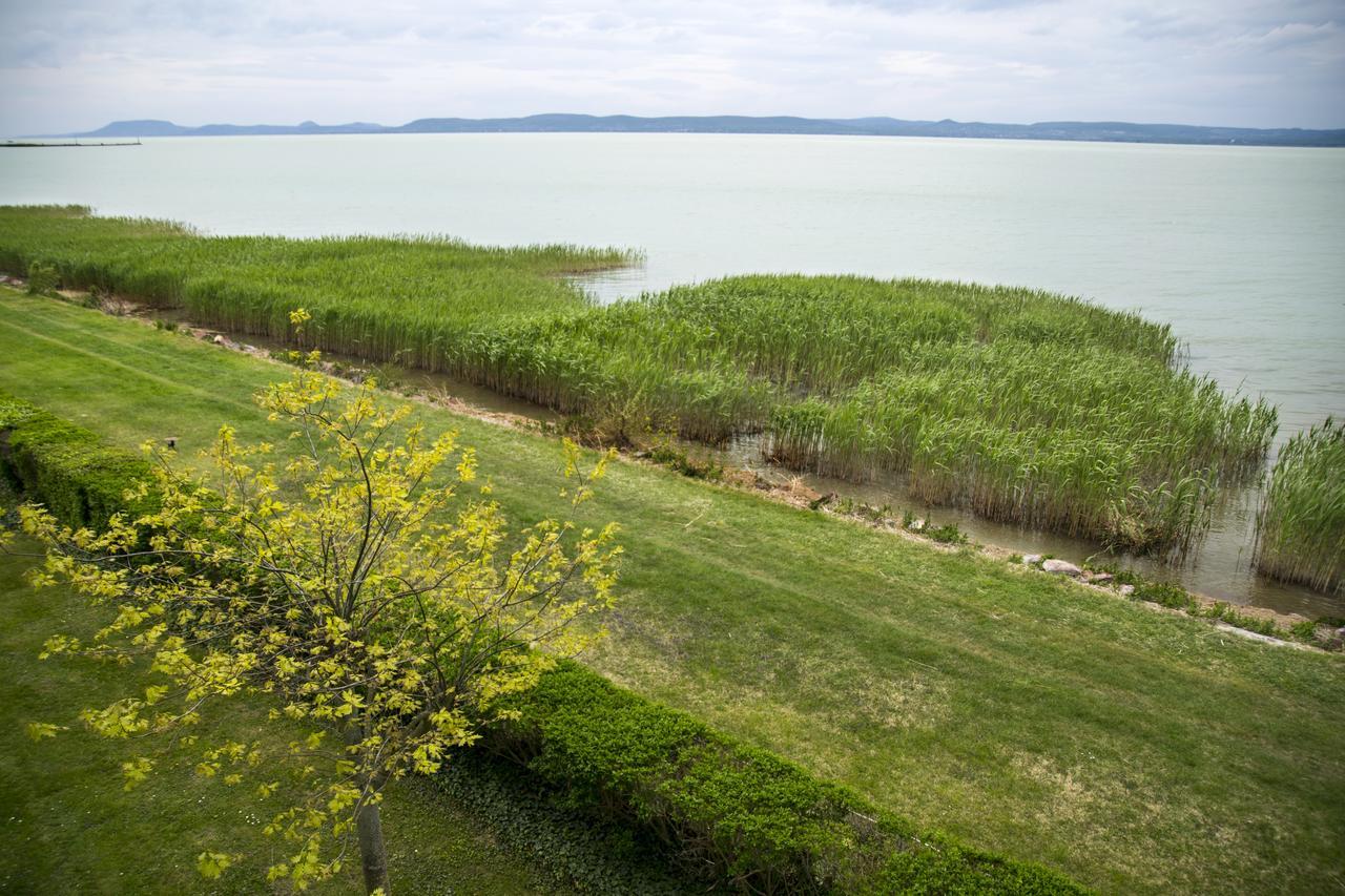 Hotel Otp Balatonszárszó Exteriér fotografie